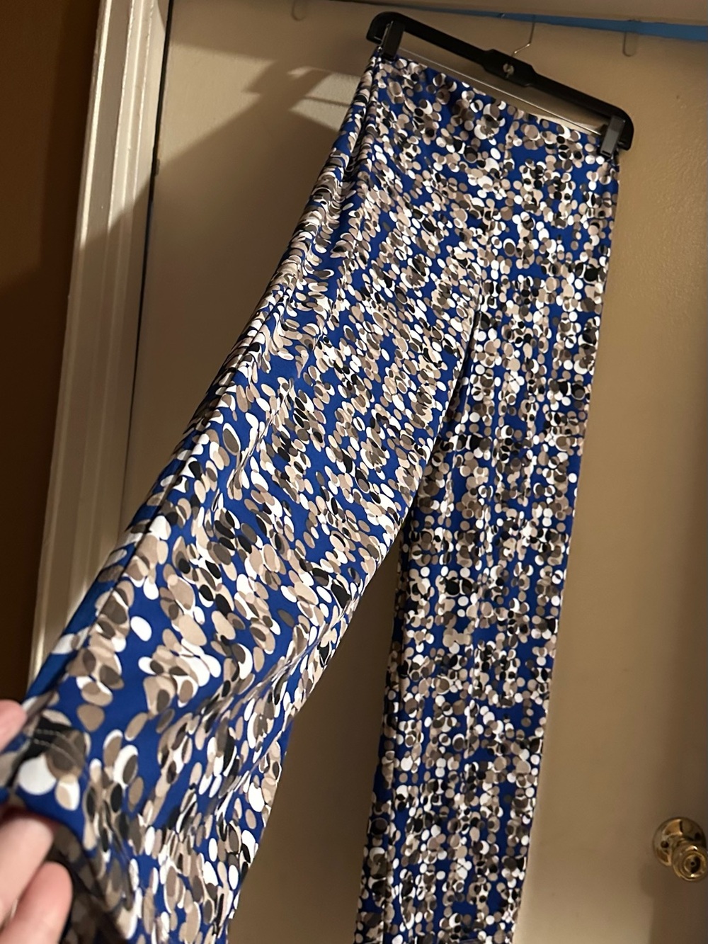 Ellen Tracy Stretchy Blue, White and Tan Abstract Dot Wide-Leg Pants